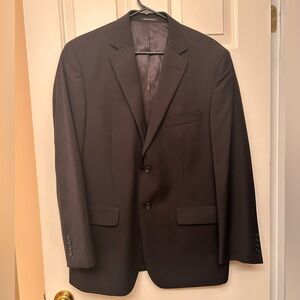 Men’s suit- 42 Regular jacket; 34 X 30 pants